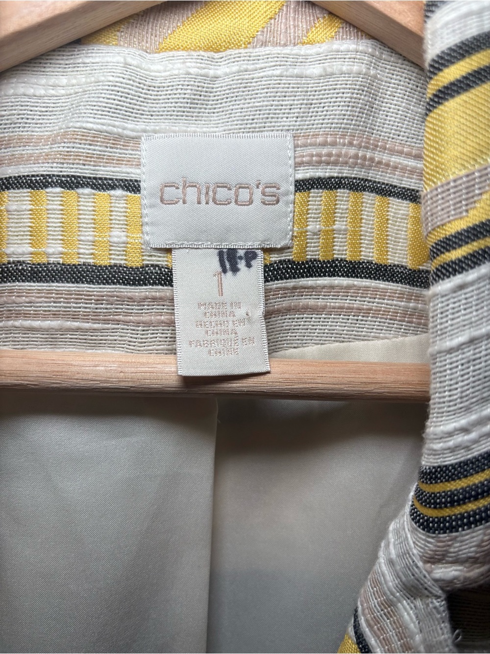 Chico's Tribal Print Zip Jacket Yellow Geometric Moto Jacket Boho Southwestern - Picture 3 of 13